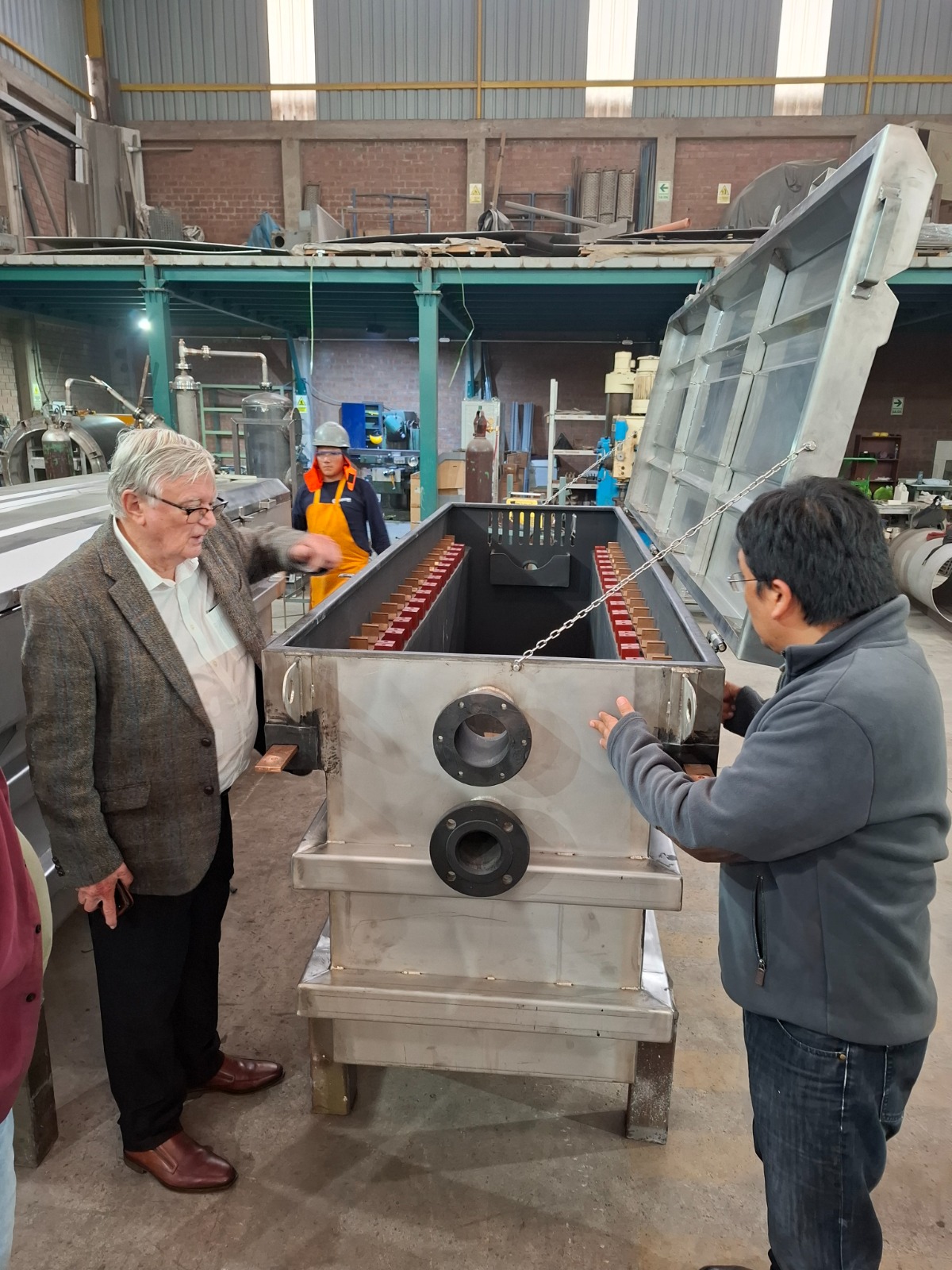 Stainless steel electrowinning cell